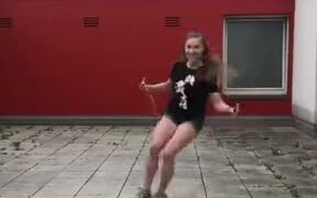 Mind-Blowing Rope Skipping Dance - Fun - VIDEOTIME.COM