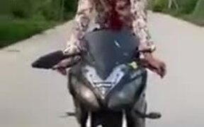 An Environment-Friendly Motorbike - Fun - VIDEOTIME.COM