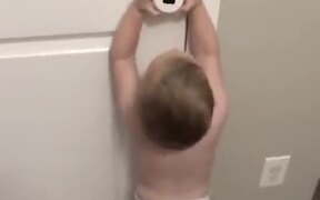 Child Opens Child Lock Without A Sweat - Kids - VIDEOTIME.COM