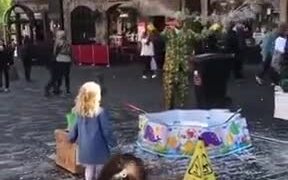 A Bubbly Paradise For Kids - Fun - VIDEOTIME.COM