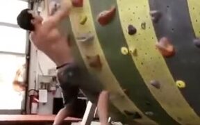 A Rock-Climbing Machine - Sports - VIDEOTIME.COM