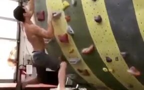 A Rock-Climbing Machine - Sports - VIDEOTIME.COM