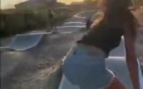 A Skateboard Ramp Like This - Sports - VIDEOTIME.COM
