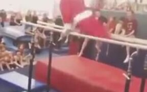 Santa Doing Gymnastic - Fun - VIDEOTIME.COM