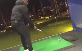 Proof That Golf Is A Dangerous Game - Sports - VIDEOTIME.COM