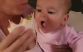 Infant Desperately Trying For Solid Food - Kids - VIDEOTIME.COM
