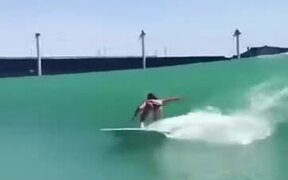 Surfer Enjoying An Artificial Wave - Sports - VIDEOTIME.COM