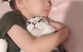 Cat Enjoying Sleeping With Little Girl - Animals - VIDEOTIME.COM