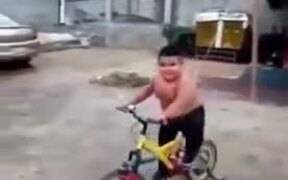 Fat Kid Exercising In Lockdown - Kids - VIDEOTIME.COM