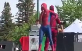 Spider-Man And Deadpool Killing It On Stage