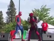 Spider-Man And Deadpool Killing It On Stage - Fun - Y8.COM