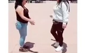 Two Girls Dancing - Fun - VIDEOTIME.COM