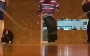 Rope Dancing In A Cool Way - Fun - VIDEOTIME.COM
