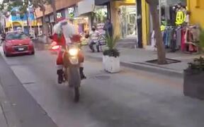 Crazy Biker Santa - Fun - VIDEOTIME.COM