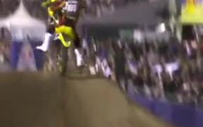 Dirt Bike Race Amazing Recovery - Sports - VIDEOTIME.COM