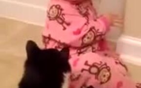 Cat Violently Hugging A Girl - Animals - VIDEOTIME.COM