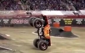 Epic Nose Wheelie On Monster Truck - Tech - VIDEOTIME.COM