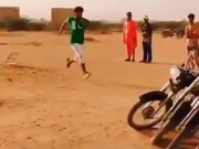 Guy Jumps Across 4.5 Meters Over 11 Motorcycles