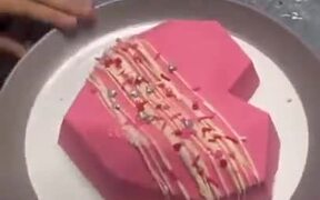 A Fake Cake - Fun - VIDEOTIME.COM