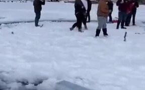 Unique Spinning Ice Circle - Fun - VIDEOTIME.COM