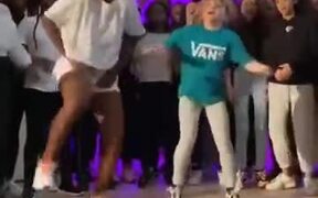 African Dance Slain By A Little Girl - Fun - Videotime.com