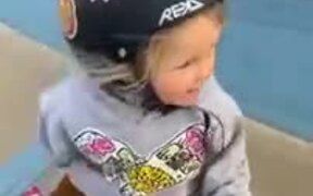 4 Years Old Skateboarder - Kids - VIDEOTIME.COM