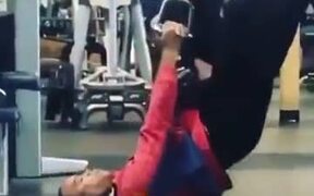 When You Go To The Gym.. - Fun - VIDEOTIME.COM