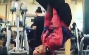 When You Go To The Gym.. - Fun - VIDEOTIME.COM
