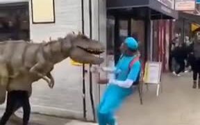 Pranking People With A Tyrannosaurus Rex Costume - Fun - VIDEOTIME.COM