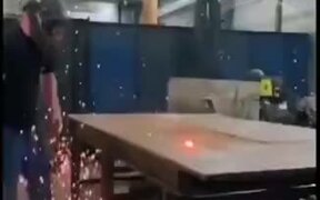 Exploding Ball Of Red Hot Metal - Tech - VIDEOTIME.COM