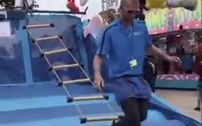 Park Worker Absolutely Owns The Rope Ladder - Fun - VIDEOTIME.COM