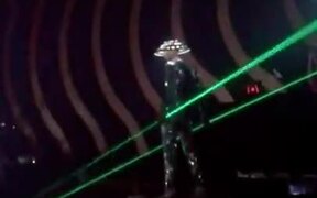 Well Coordinated Dancing With Double-Sided Lasers