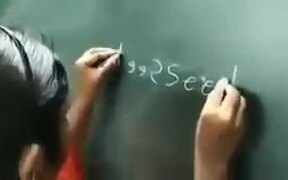 The Ancient Indian Art Of Writing With Both Hands - Fun - VIDEOTIME.COM