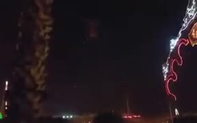 Crazy Fireworks Light Up The Entire Sky - Fun - VIDEOTIME.COM