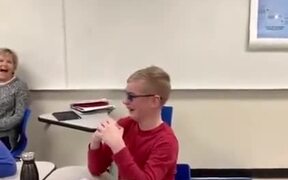 Color Blind Kid Sees Colors For The First Time - Kids - VIDEOTIME.COM