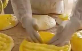The Interesting Making Process Of Turkish Bread - Fun - VIDEOTIME.COM