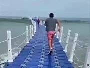 Cool Floating Path On The Sea - Fun - Y8.COM