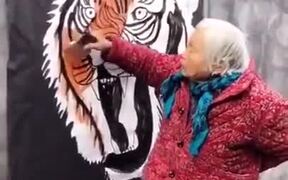 108-Year-Old Grandma Creates Some Amazing Art - Fun - VIDEOTIME.COM