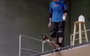 He Skateboards With A Glass Of Milk - Sports - VIDEOTIME.COM
