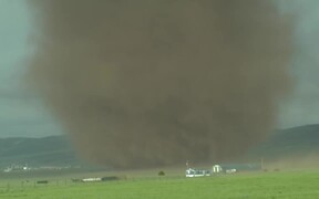 Massive Tornado - Fun - VIDEOTIME.COM