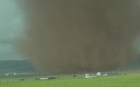 Massive Tornado - Fun - VIDEOTIME.COM
