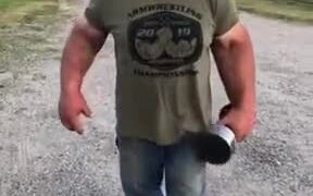 The Huge Arms Of Professional Arm Wrestler - Fun - VIDEOTIME.COM