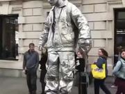 Street Performer Does An Amazing Performance