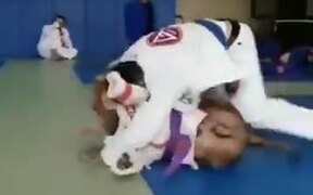 Jiu Jitsu With A Big And Happy Dog - Animals - VIDEOTIME.COM