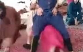 Weird Game Of Slipper Spanking From Pakistan - Weird - VIDEOTIME.COM