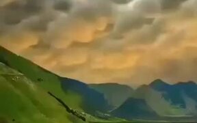 Clouds That Look Like They Belong To A Painting - Fun - VIDEOTIME.COM