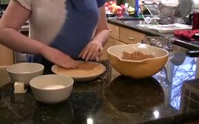 How To Make a Chocolate Pie - Fun - VIDEOTIME.COM