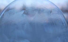 Art of Ice Bubbles - Fun - VIDEOTIME.COM