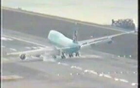 Boeing 747 Extreme Landing. - Tech - VIDEOTIME.COM