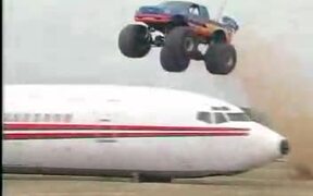 Airplane Jump - Tech - VIDEOTIME.COM